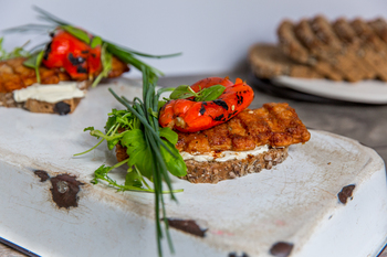 Open Chicken Sarmie with Roasted Red Pepper & Cottage Cheese